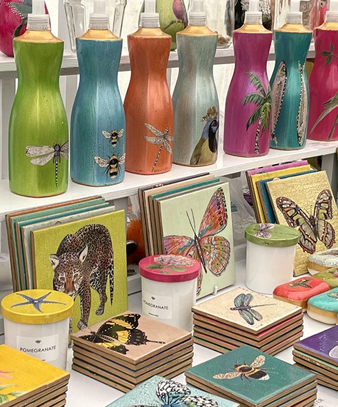 Traders selling hand-made water bottles and tiles